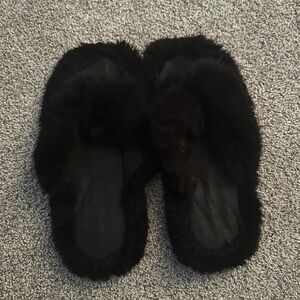 Fur slippers